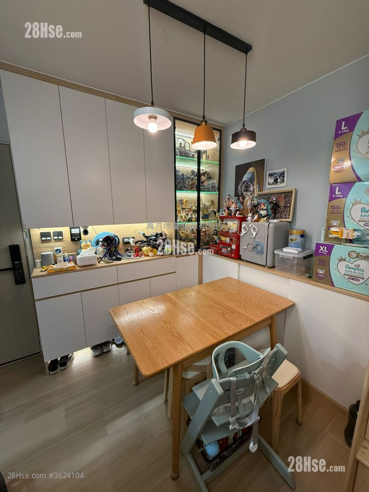 锦骏苑 售盘 1 房 , 1 浴室 426 平方尺 ( 39.6 平方米 ) 锦骏苑 售盘 1 房 , 1 浴室 426 平方尺 ( 39.6 平方米 )