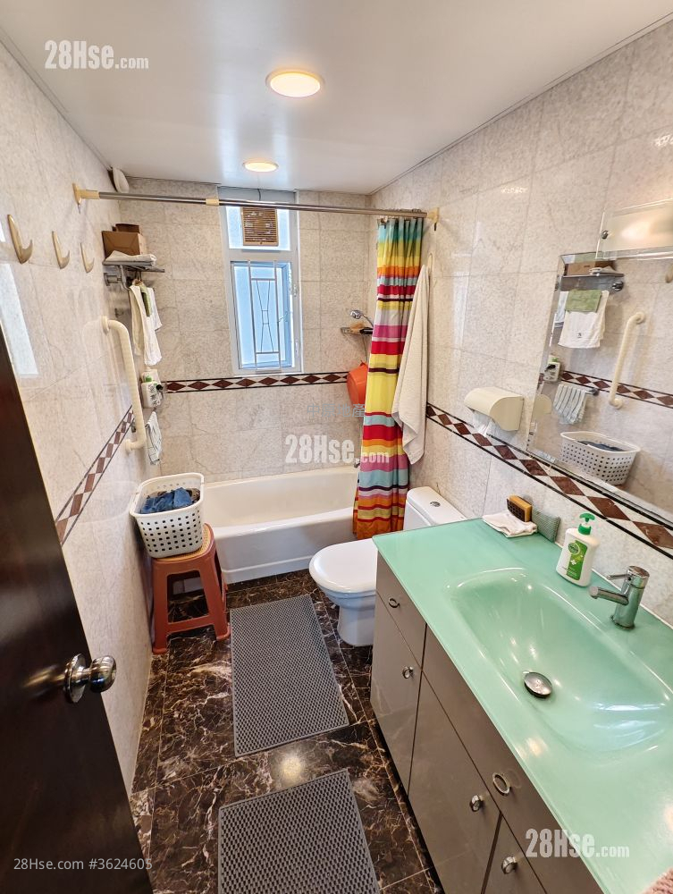 豪景花园 售盘 3 房 , 3 浴室 1,381 平方尺 ( 128.3 平方米 ) 豪景花园 售盘 3 房 , 3 浴室 1,381 平方尺 ( 128.3 平方米 )