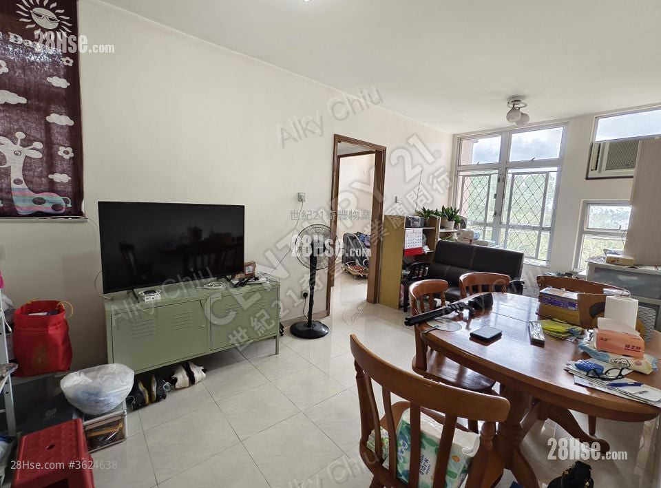 Cheong Shing Court Sell 3 Bedrooms , 2 Bathrooms 650 ft² ( 60.4 m² )