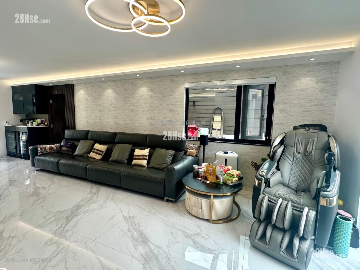 锦绣花园 售盘 3 房 1,035 平方尺 ( 96.2 平方米 )