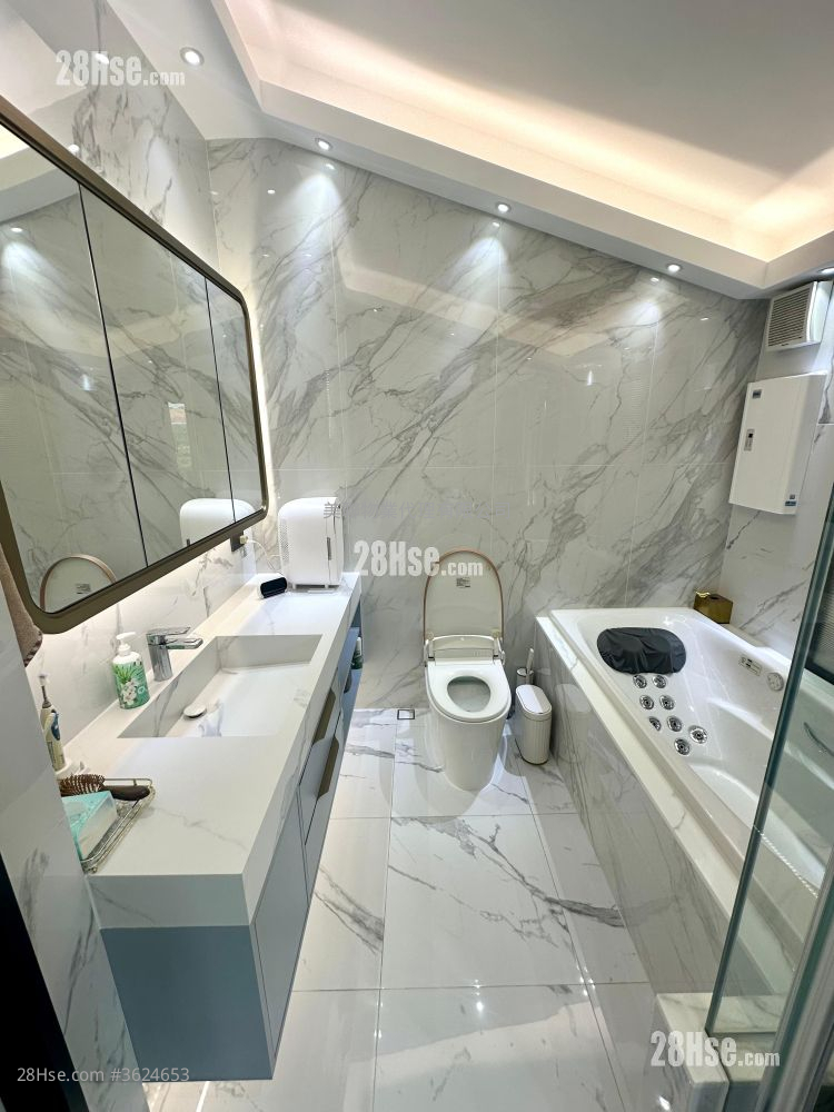 锦绣花园 售盘 3 房 1,035 平方尺 ( 96.2 平方米 ) 锦绣花园 售盘 3 房 1,035 平方尺 ( 96.2 平方米 )