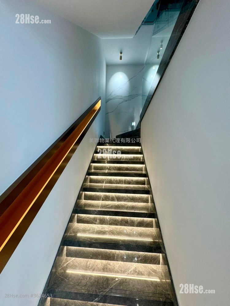 锦绣花园 售盘 3 房 1,035 平方尺 ( 96.2 平方米 ) 锦绣花园 售盘 3 房 1,035 平方尺 ( 96.2 平方米 )