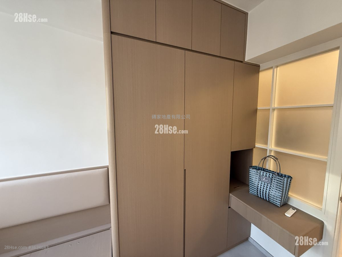 光华大厦 租盘 2 房 , 1 浴室 452 平方尺 ( 42.0 平方米 ) 光华大厦 租盘 2 房 , 1 浴室 452 平方尺 ( 42.0 平方米 )