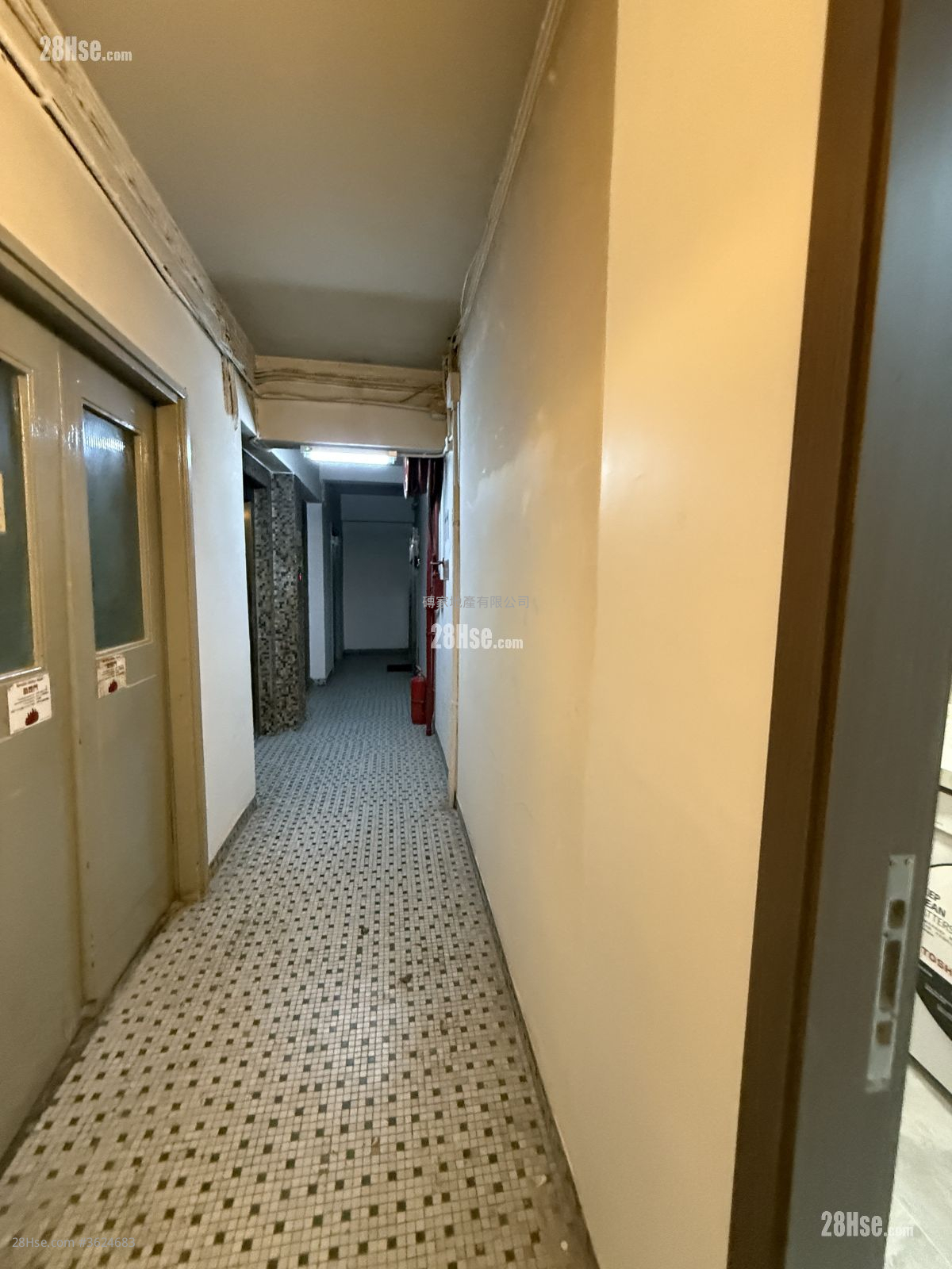 光华大厦 租盘 2 房 , 1 浴室 452 平方尺 ( 42.0 平方米 ) 光华大厦 租盘 2 房 , 1 浴室 452 平方尺 ( 42.0 平方米 )