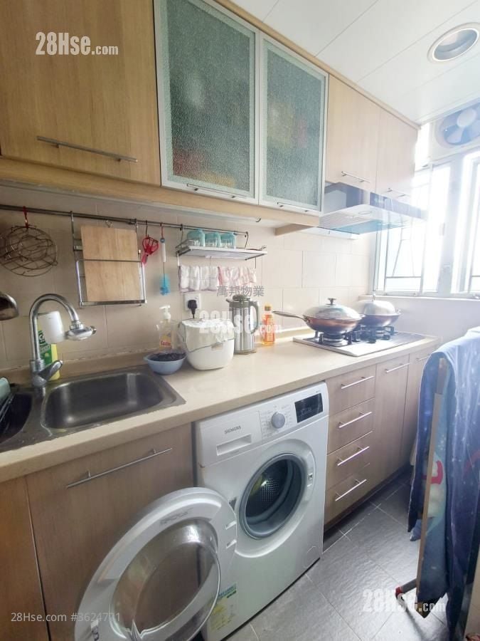 富亨邨 售盘 531 平方尺 ( 49.3 平方米 ) 富亨邨 售盘 531 平方尺 ( 49.3 平方米 )