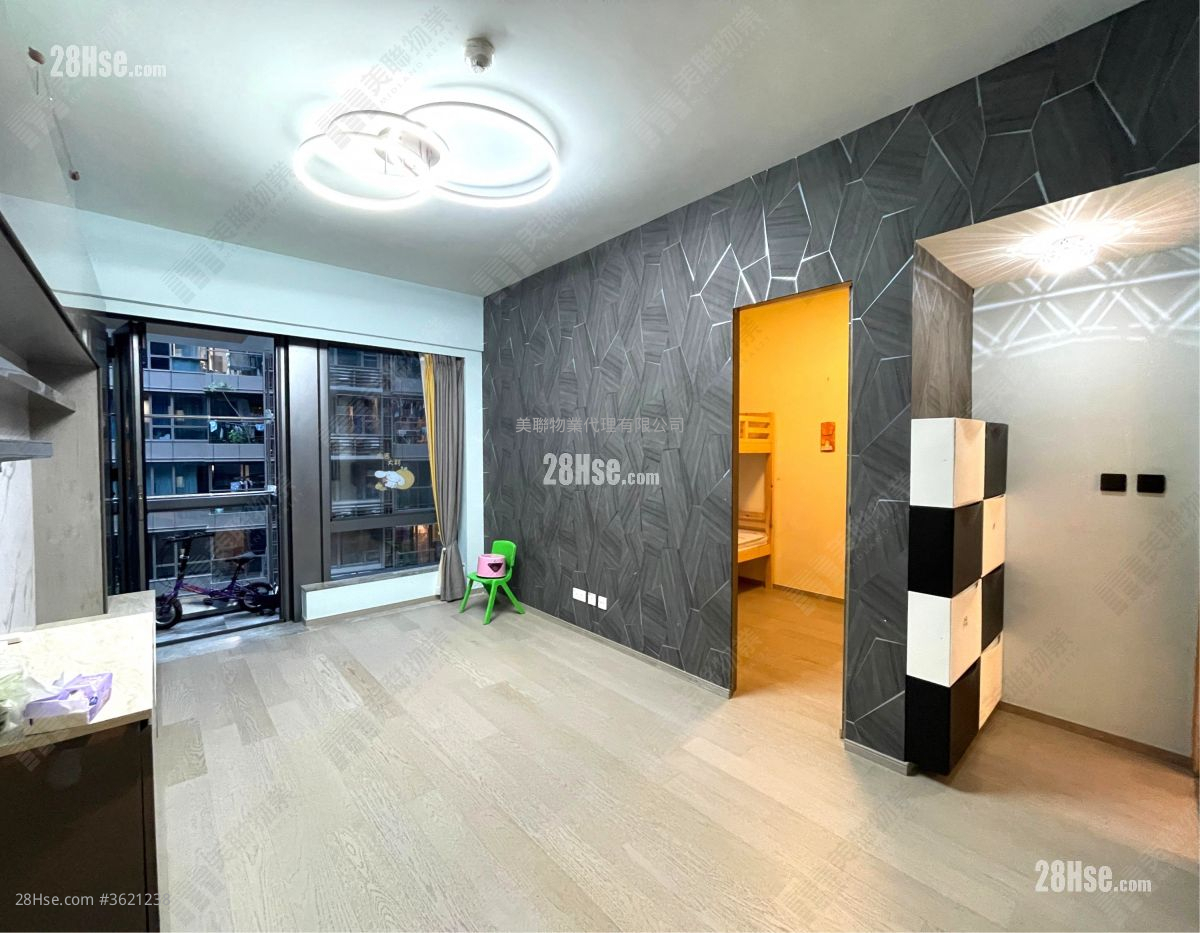 Ontolo Sell 2 Bedrooms , 1 Bathroom 566 ft² ( 52.6 m² ) Ontolo Sell 2 Bedrooms , 1 Bathroom 566 ft² ( 52.6 m² )