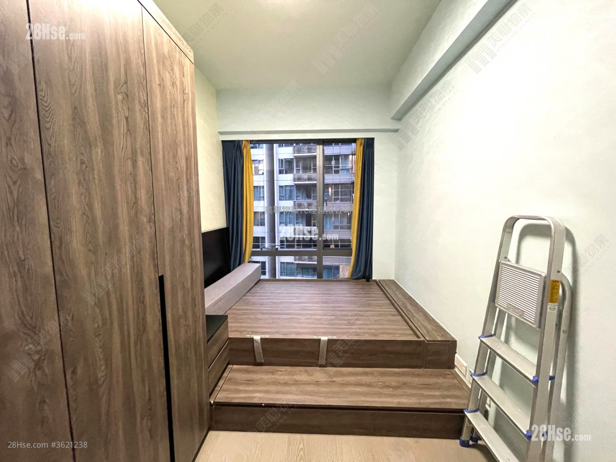 Ontolo Sell 2 Bedrooms , 1 Bathroom 566 ft² ( 52.6 m² ) Ontolo Sell 2 Bedrooms , 1 Bathroom 566 ft² ( 52.6 m² )