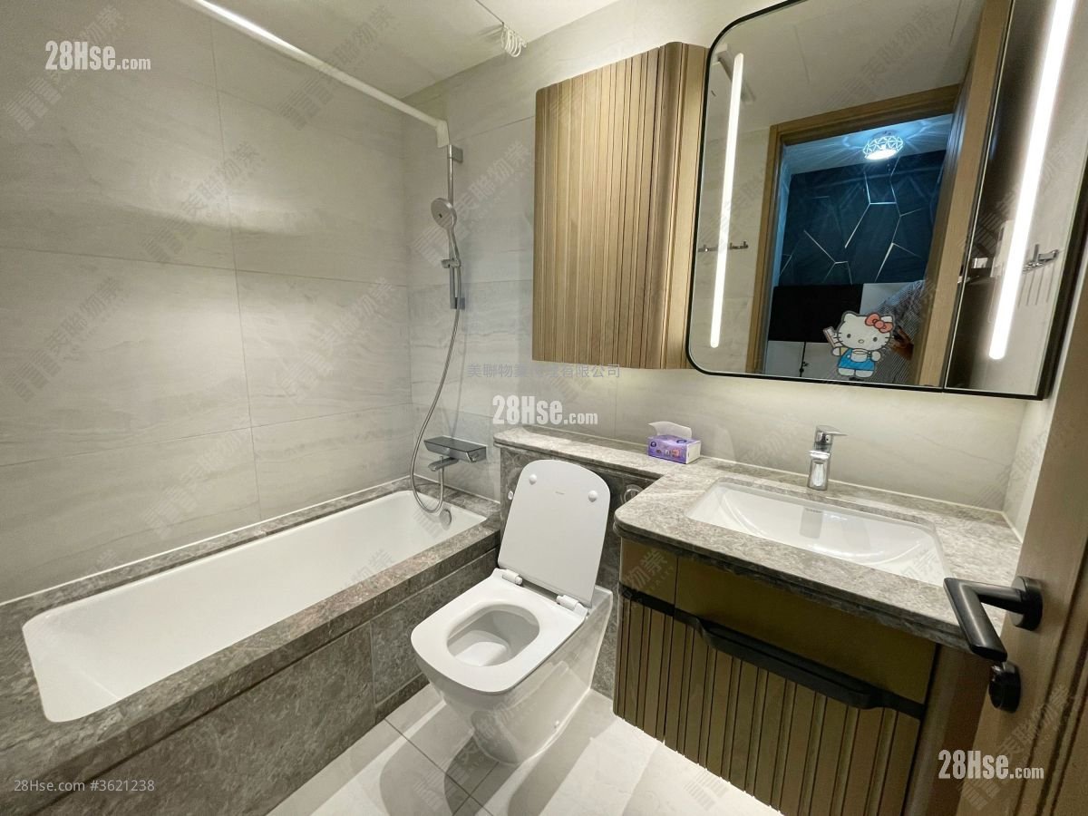 Ontolo Sell 2 Bedrooms , 1 Bathroom 566 ft² ( 52.6 m² ) Ontolo Sell 2 Bedrooms , 1 Bathroom 566 ft² ( 52.6 m² )