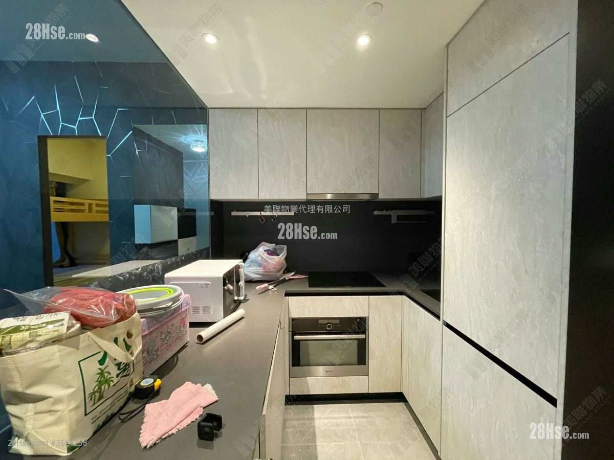 Ontolo Sell 2 Bedrooms , 1 Bathroom 566 ft² ( 52.6 m² ) Ontolo Sell 2 Bedrooms , 1 Bathroom 566 ft² ( 52.6 m² )