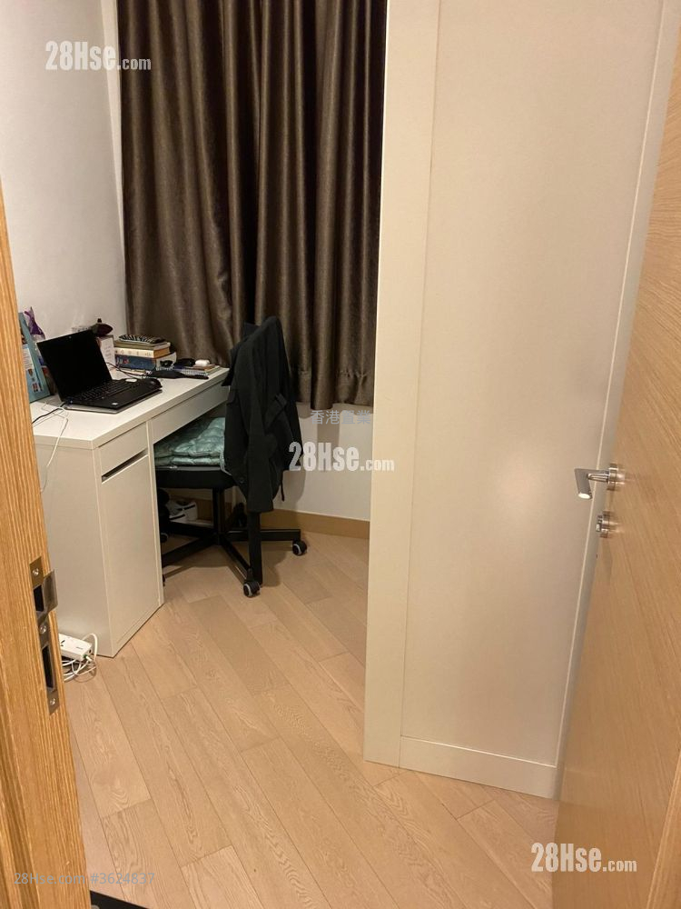 Century Link Sell 2 Bedrooms 452 ft² ( 42.0 m² ) Century Link Sell 2 Bedrooms 452 ft² ( 42.0 m² )