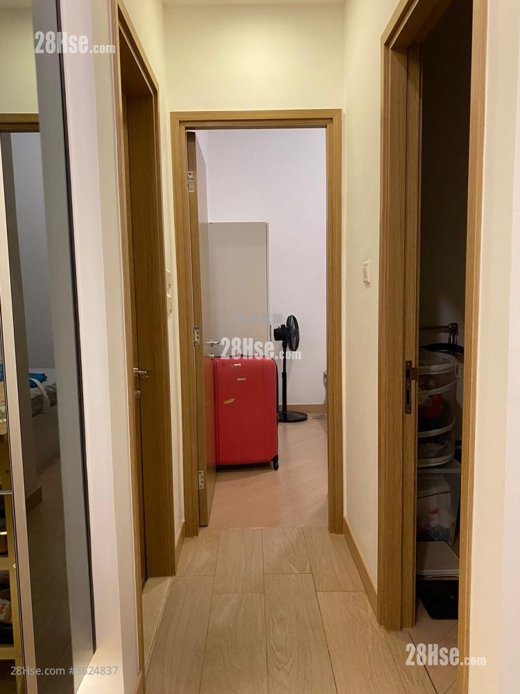 Century Link Sell 2 Bedrooms 452 ft² ( 42.0 m² ) Century Link Sell 2 Bedrooms 452 ft² ( 42.0 m² )