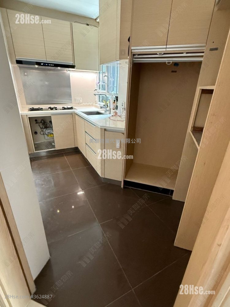 现崇山 售盘 2 房 570 平方尺 ( 53.0 平方米 ) 现崇山 售盘 2 房 570 平方尺 ( 53.0 平方米 )