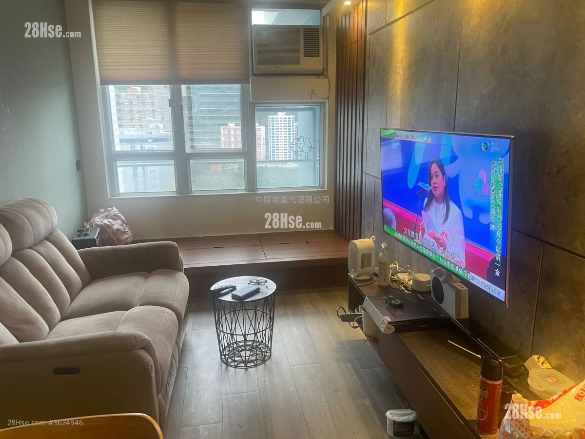 Yuk Wo Court Sell 2 Bedrooms , 1 Bathroom 454 ft² ( 42.2 m² )