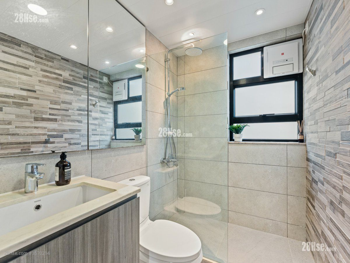 慧苑 售盘 3 房 , 2 浴室 1,010 平方尺 ( 93.8 平方米 ) 慧苑 售盘 3 房 , 2 浴室 1,010 平方尺 ( 93.8 平方米 )