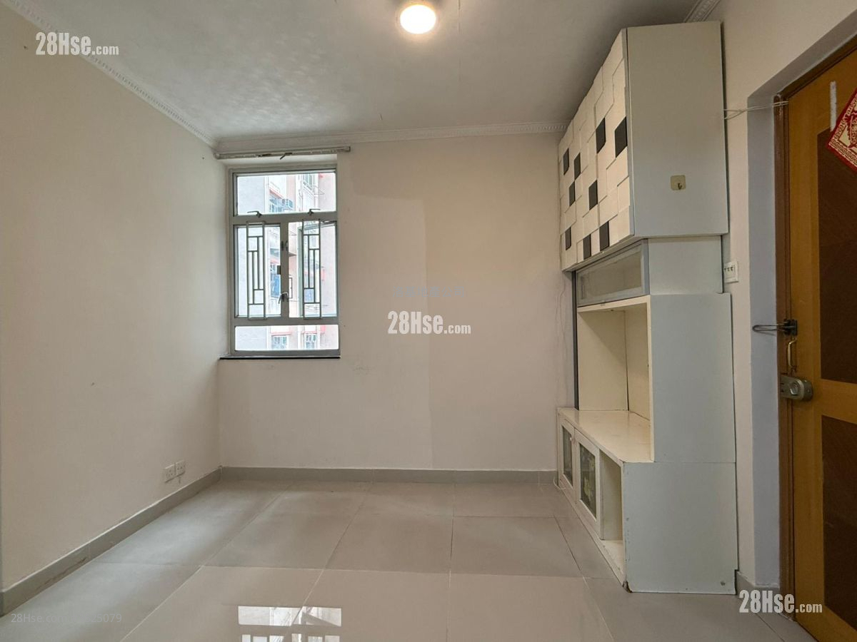 Wang Kwong Building Sell 2 Bedrooms , 1 Bathroom 374 ft² ( 34.7 m² )