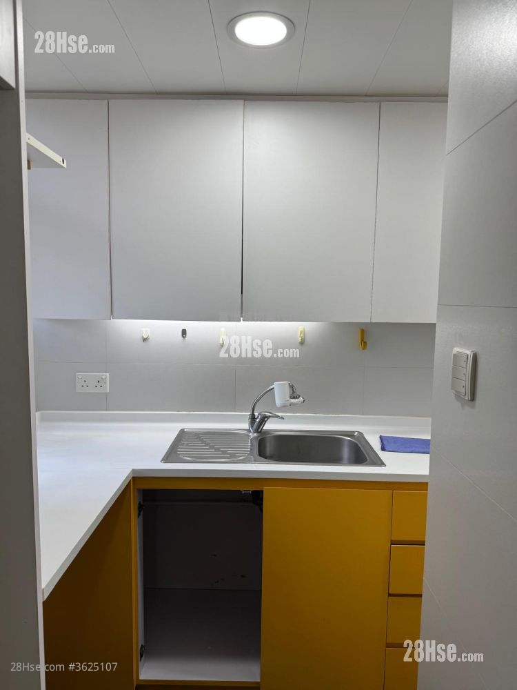 广林苑 售盘 3 房 , 1 浴室 595 平方尺 ( 55.3 平方米 ) 广林苑 售盘 3 房 , 1 浴室 595 平方尺 ( 55.3 平方米 )