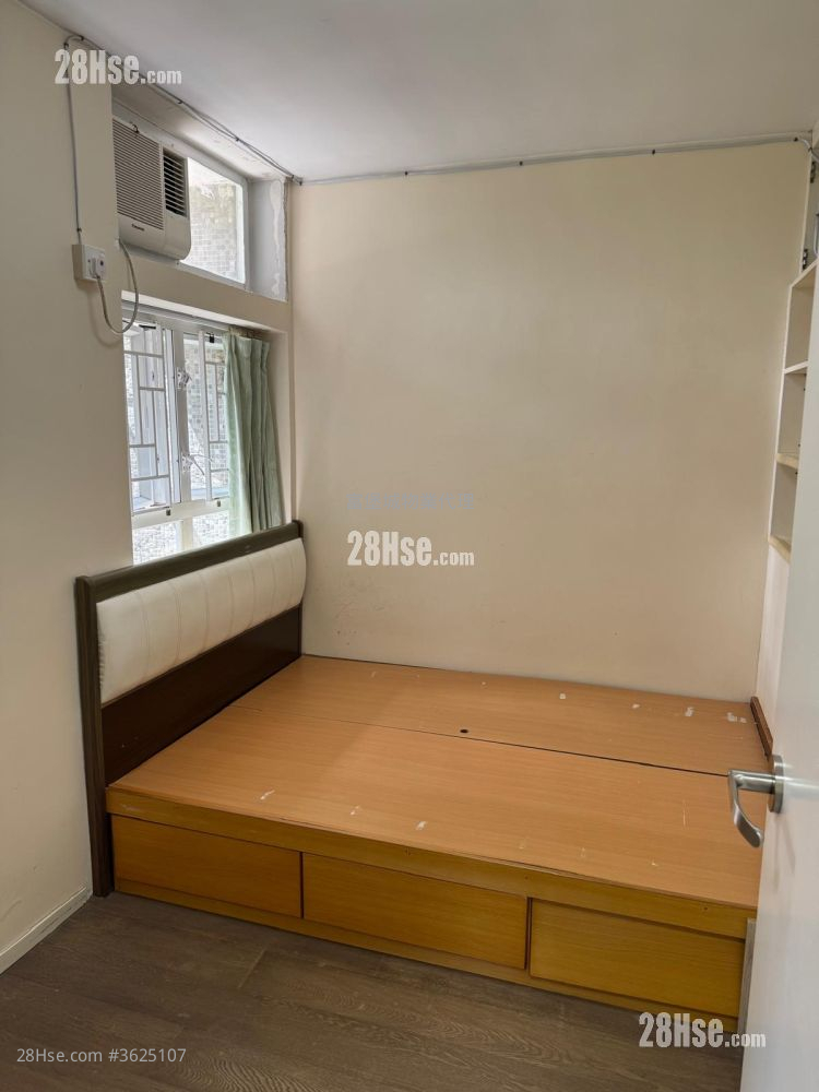 广林苑 售盘 3 房 , 1 浴室 595 平方尺 ( 55.3 平方米 ) 广林苑 售盘 3 房 , 1 浴室 595 平方尺 ( 55.3 平方米 )