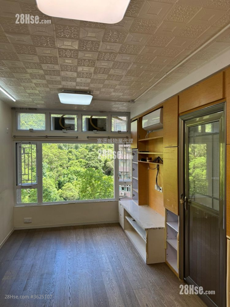 广林苑 售盘 3 房 , 1 浴室 595 平方尺 ( 55.3 平方米 ) 广林苑 售盘 3 房 , 1 浴室 595 平方尺 ( 55.3 平方米 )