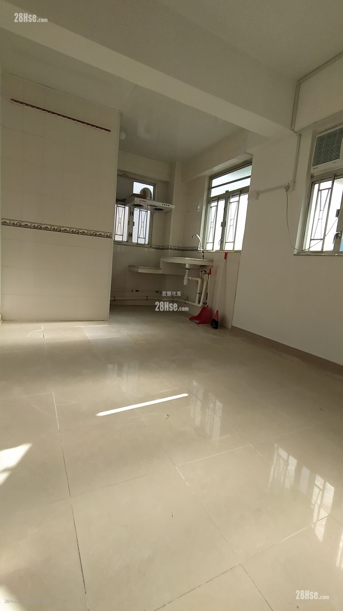 明泰大楼 租盘 1 房 , 1 浴室 170 平方尺 ( 15.8 平方米 )