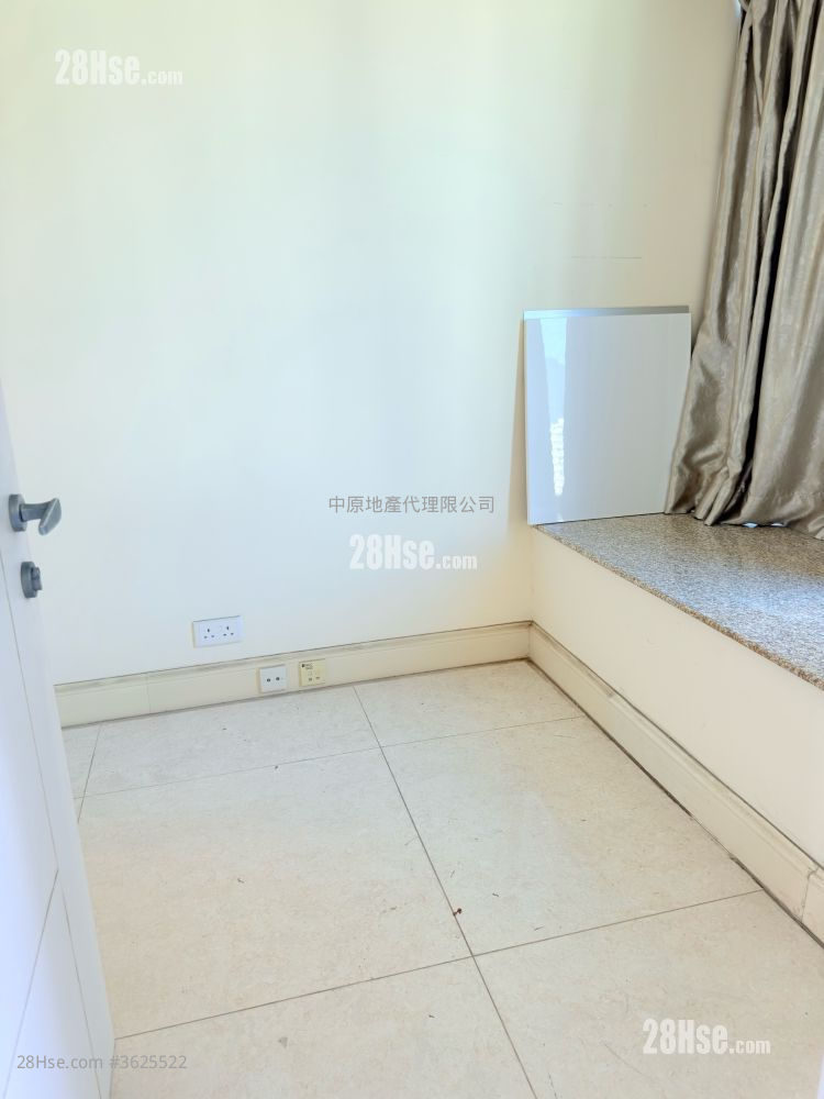 Festival City Sell 3 Bedrooms , 2 Bathrooms 752 ft² ( 69.9 m² ) Festival City Sell 3 Bedrooms , 2 Bathrooms 752 ft² ( 69.9 m² )