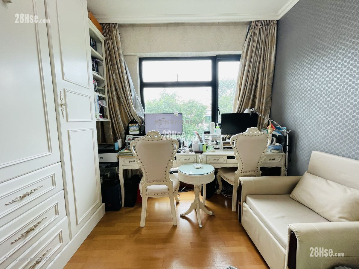 Constellation Cove Sell 3 Bedrooms , 3 Bathrooms 1,089 ft² ( 101.2 m² ) Constellation Cove Sell 3 Bedrooms , 3 Bathrooms 1,089 ft² ( 101.2 m² )