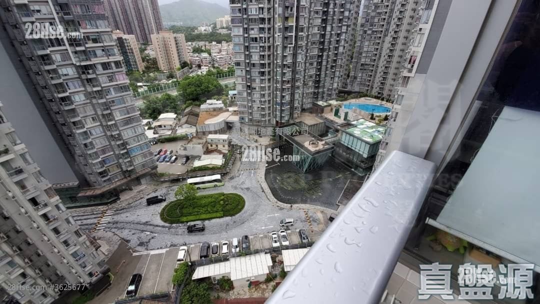 The Reach Sell 2 Bedrooms , 1 Bathroom 411 ft² ( 38.2 m² )