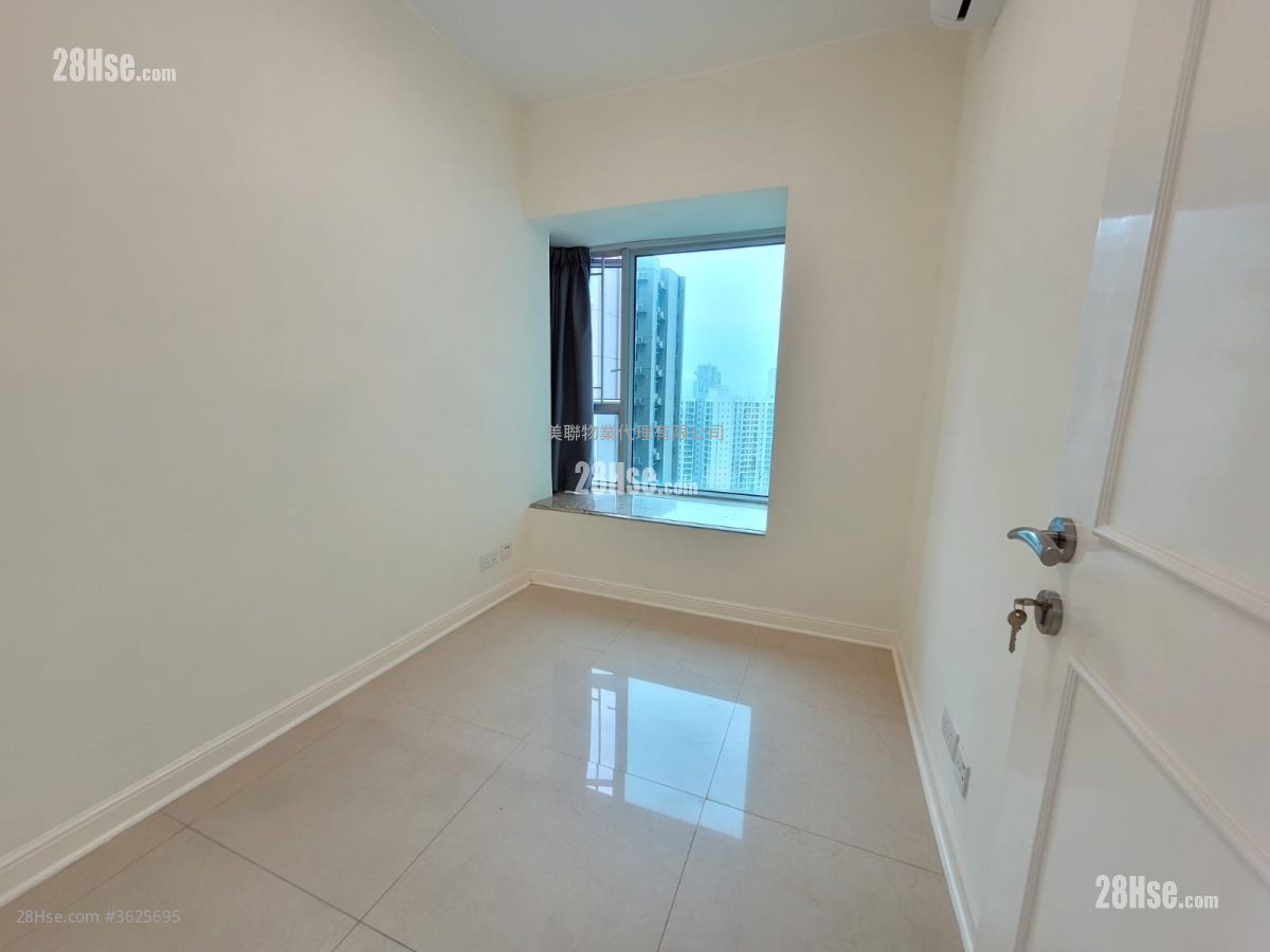 Banyan Garden Sell 2 Bedrooms , 1 Bathroom 471 ft² ( 43.8 m² ) Banyan Garden Sell 2 Bedrooms , 1 Bathroom 471 ft² ( 43.8 m² )