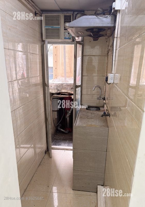 大南街179号 租盘 120 平方尺 ( 11.1 平方米 )