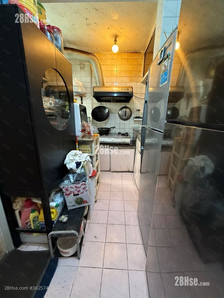 嘉盛苑 售盘 3 房 , 2 浴室 606 平方尺 ( 56.3 平方米 ) 嘉盛苑 售盘 3 房 , 2 浴室 606 平方尺 ( 56.3 平方米 )