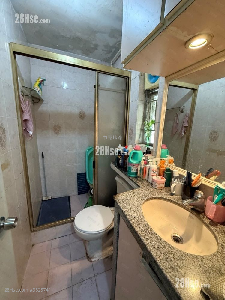 嘉盛苑 售盘 3 房 , 2 浴室 606 平方尺 ( 56.3 平方米 ) 嘉盛苑 售盘 3 房 , 2 浴室 606 平方尺 ( 56.3 平方米 )