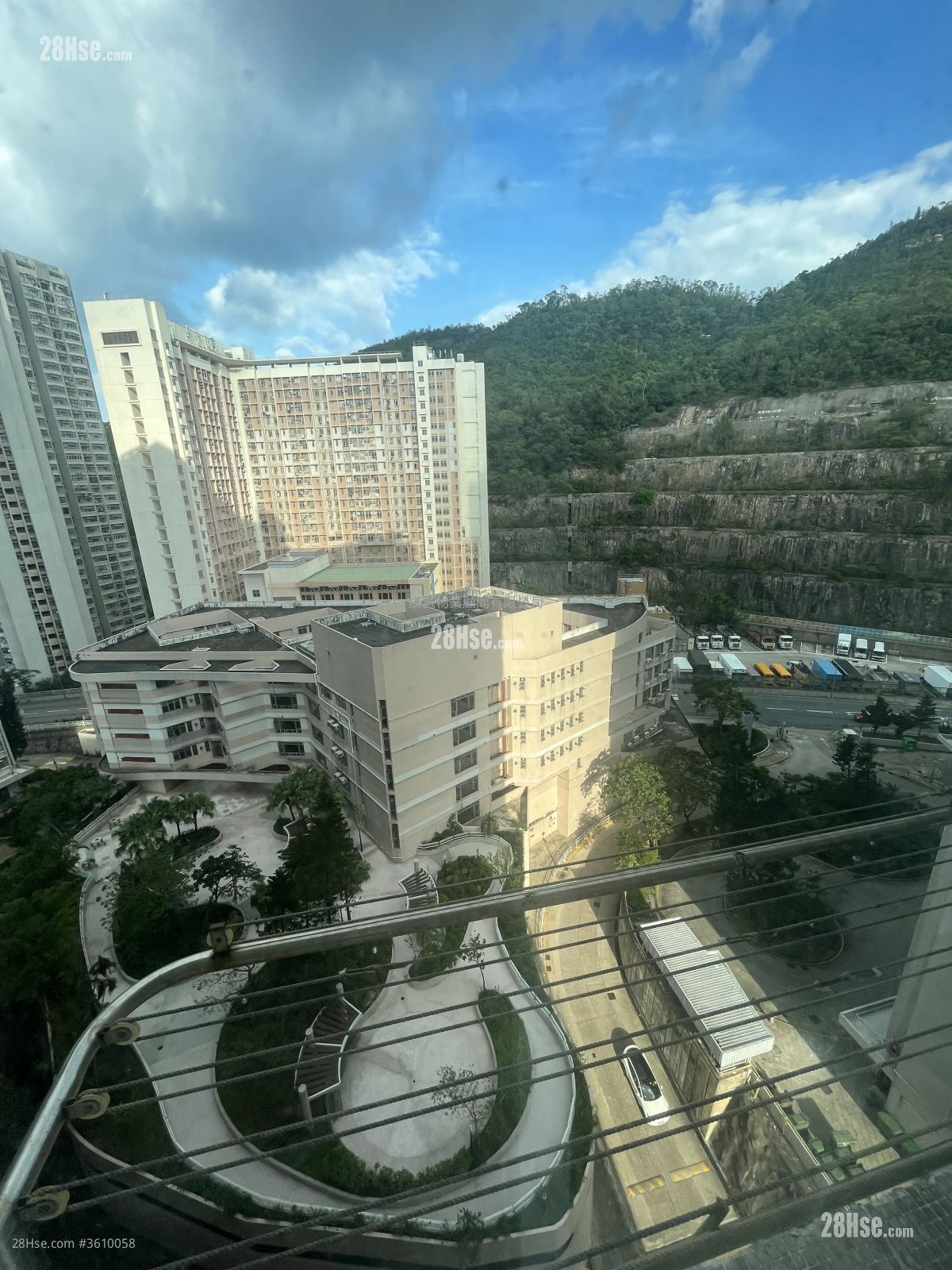 Hong Ying Court Sell 3 Bedrooms , 1 Bathroom 530 ft² ( 49.2 m² )