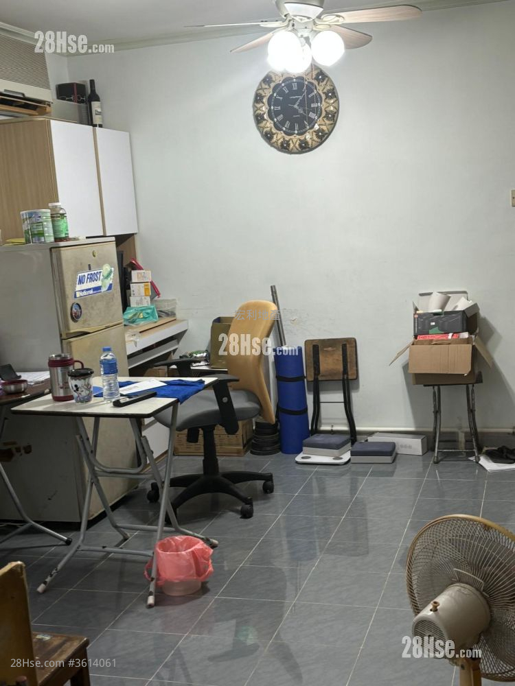 Lok Hin Terrace Sell 2 Bedrooms , 1 Bathroom 481 ft² ( 44.7 m² )