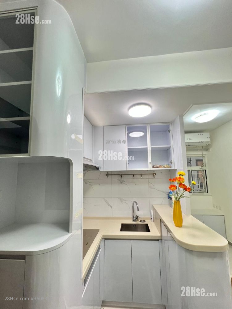 隆基大楼 租盘 2 房 277 平方尺 ( 25.7 平方米 )