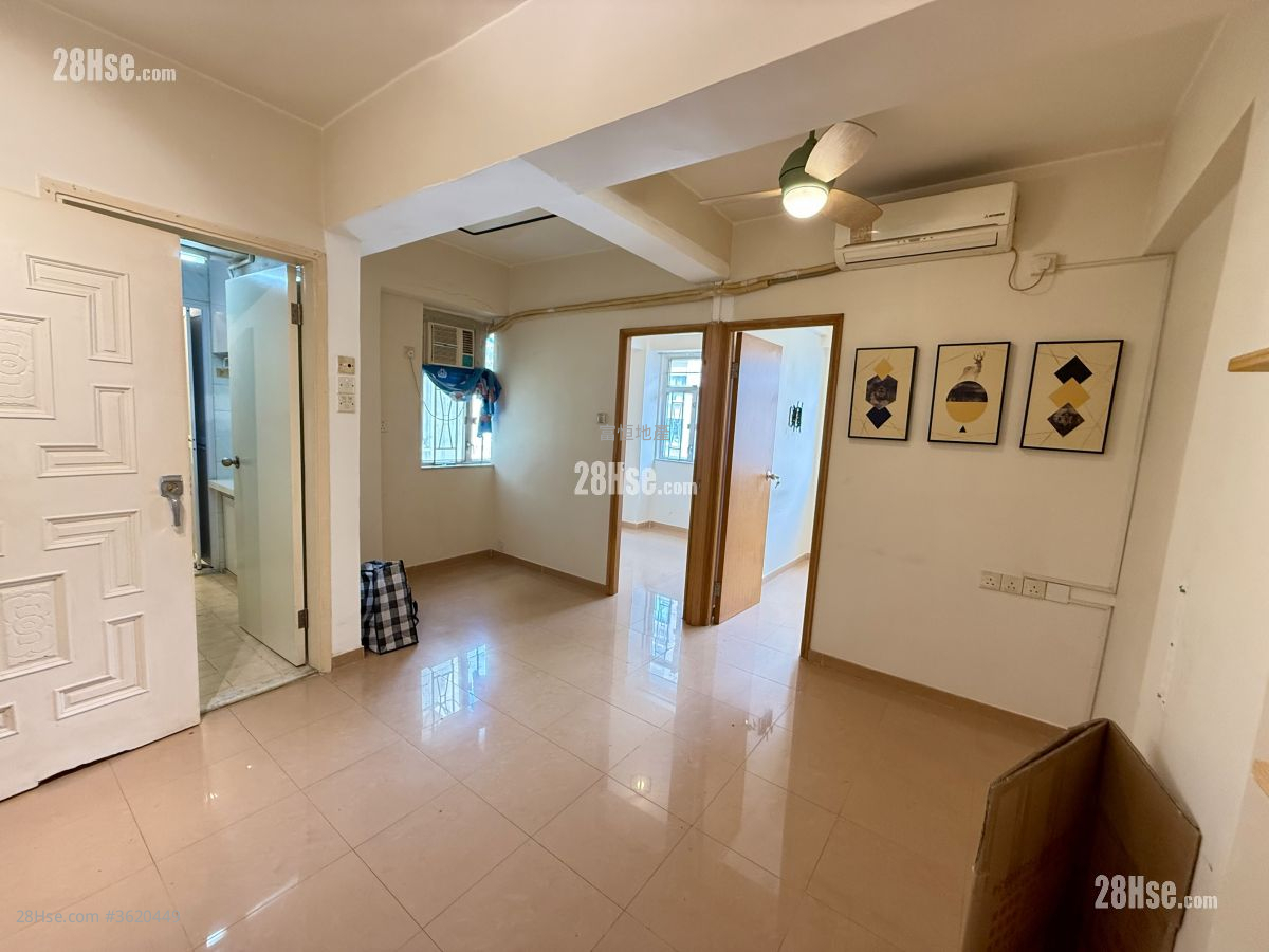 兴华大厦 租盘 2 房 350 平方尺 ( 32.5 平方米 )