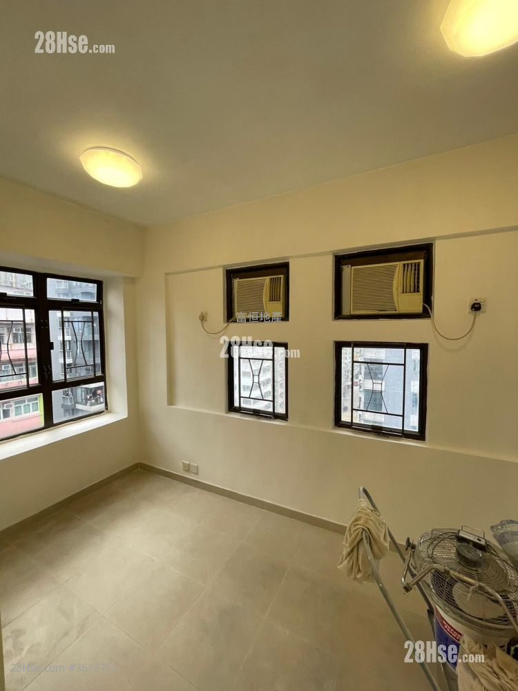 Golden Court Rental 1 Bedroom , 1 Bathroom 274 ft² ( 25.5 m² ) Golden Court Rental 1 Bedroom , 1 Bathroom 274 ft² ( 25.5 m² )