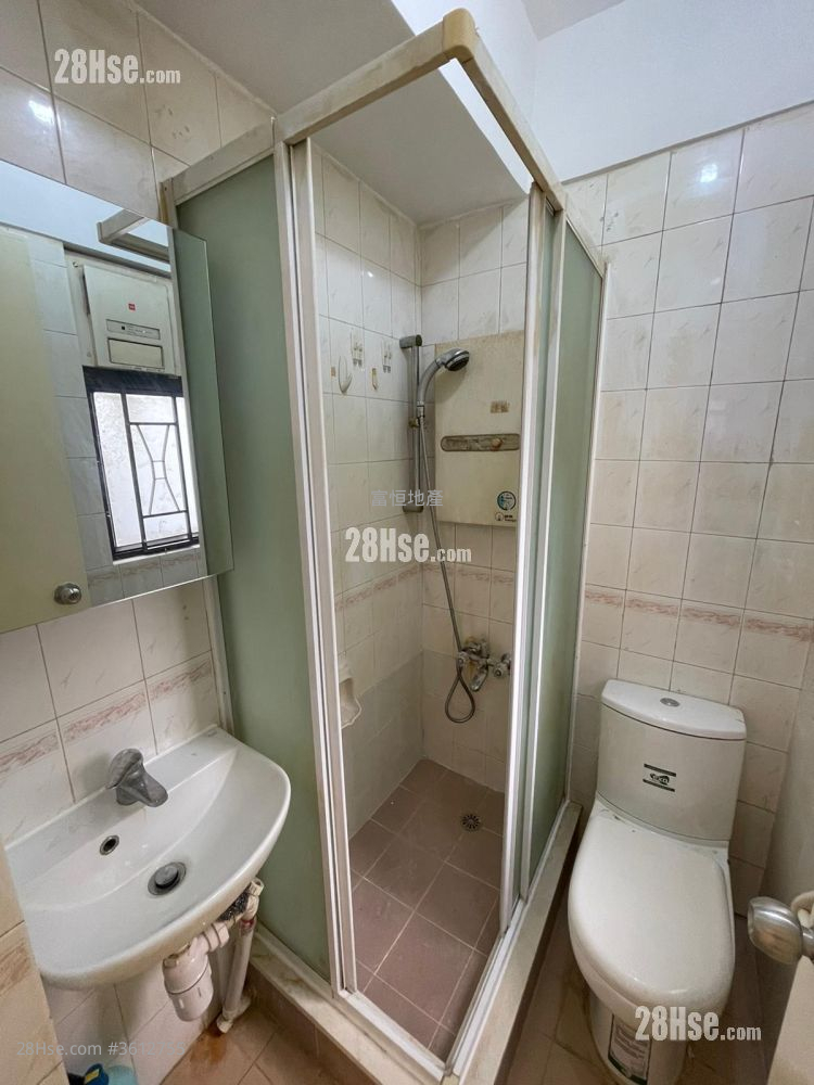 Golden Court Rental 1 Bedroom , 1 Bathroom 274 ft² ( 25.5 m² ) Golden Court Rental 1 Bedroom , 1 Bathroom 274 ft² ( 25.5 m² )