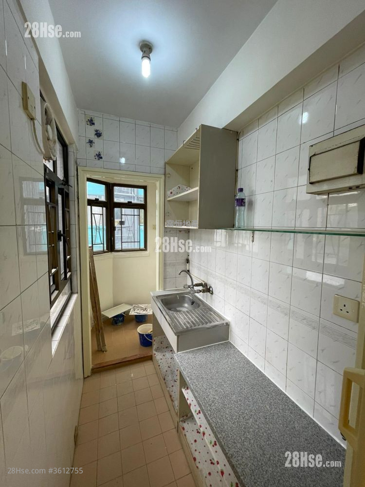 Golden Court Rental 1 Bedroom , 1 Bathroom 274 ft² ( 25.5 m² ) Golden Court Rental 1 Bedroom , 1 Bathroom 274 ft² ( 25.5 m² )