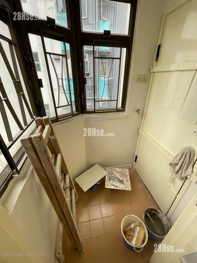 Golden Court Rental 1 Bedroom , 1 Bathroom 274 ft² ( 25.5 m² ) Golden Court Rental 1 Bedroom , 1 Bathroom 274 ft² ( 25.5 m² )