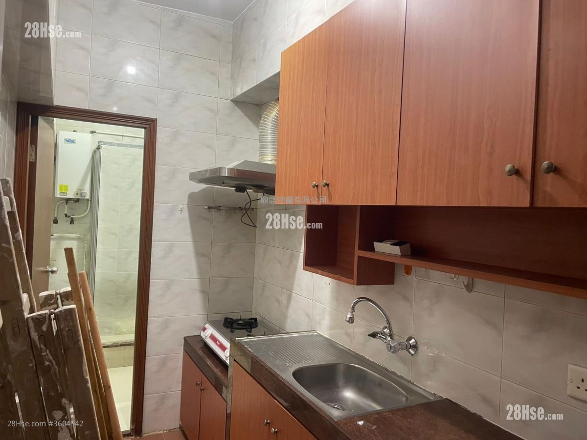 Metropole Building Rental 3 Bedrooms , 2 Bathrooms 673 ft² ( 62.5 m² )