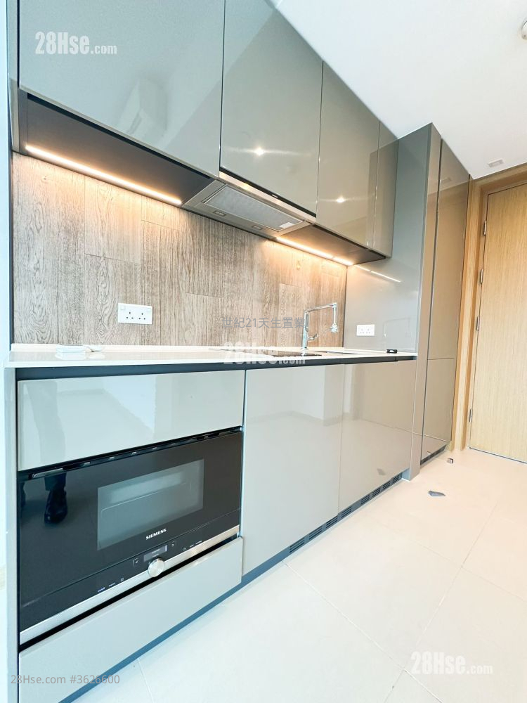 The Bloomsway Sell Studio , 1 Bathroom 308 ft² ( 28.6 m² ) The Bloomsway Sell Studio , 1 Bathroom 308 ft² ( 28.6 m² )