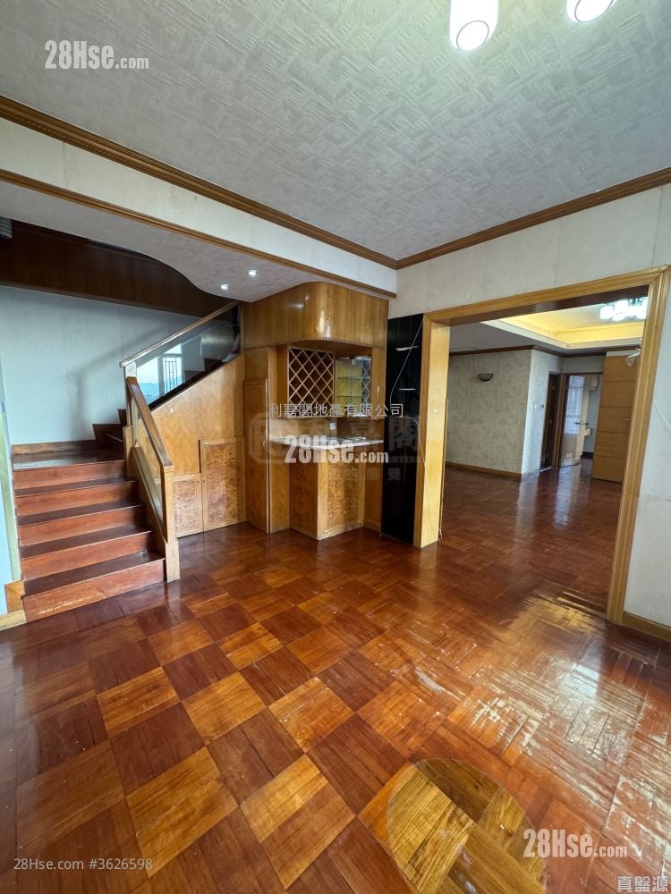 Parkford Garden Sell 5+ Bedrooms 1,883 ft² ( 174.9 m² )