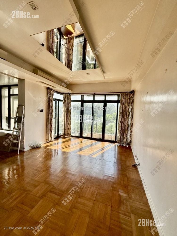 高尔夫景园 售盘 3 房 1,111 平方尺 ( 103.2 平方米 )