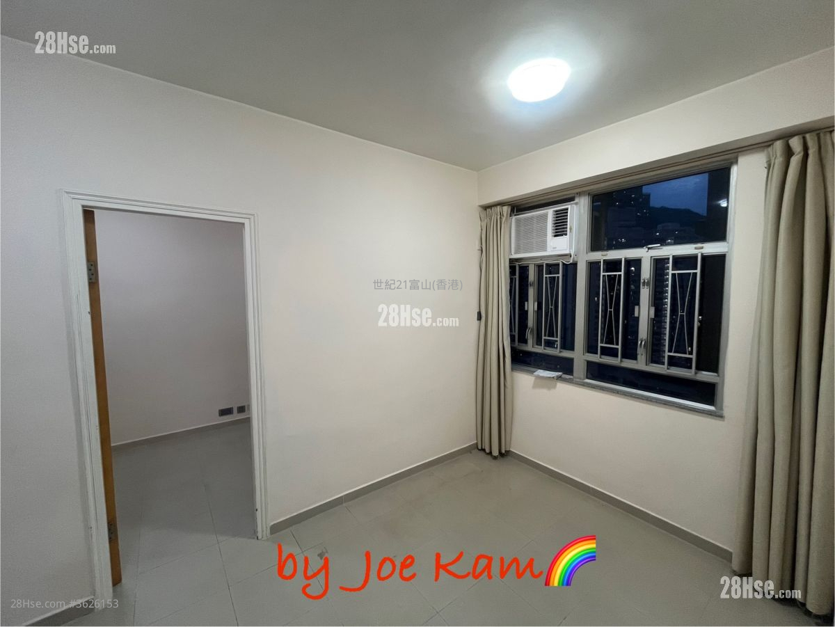 龙蟠苑 租盘 开放式间隔 383 平方尺 ( 35.6 平方米 )