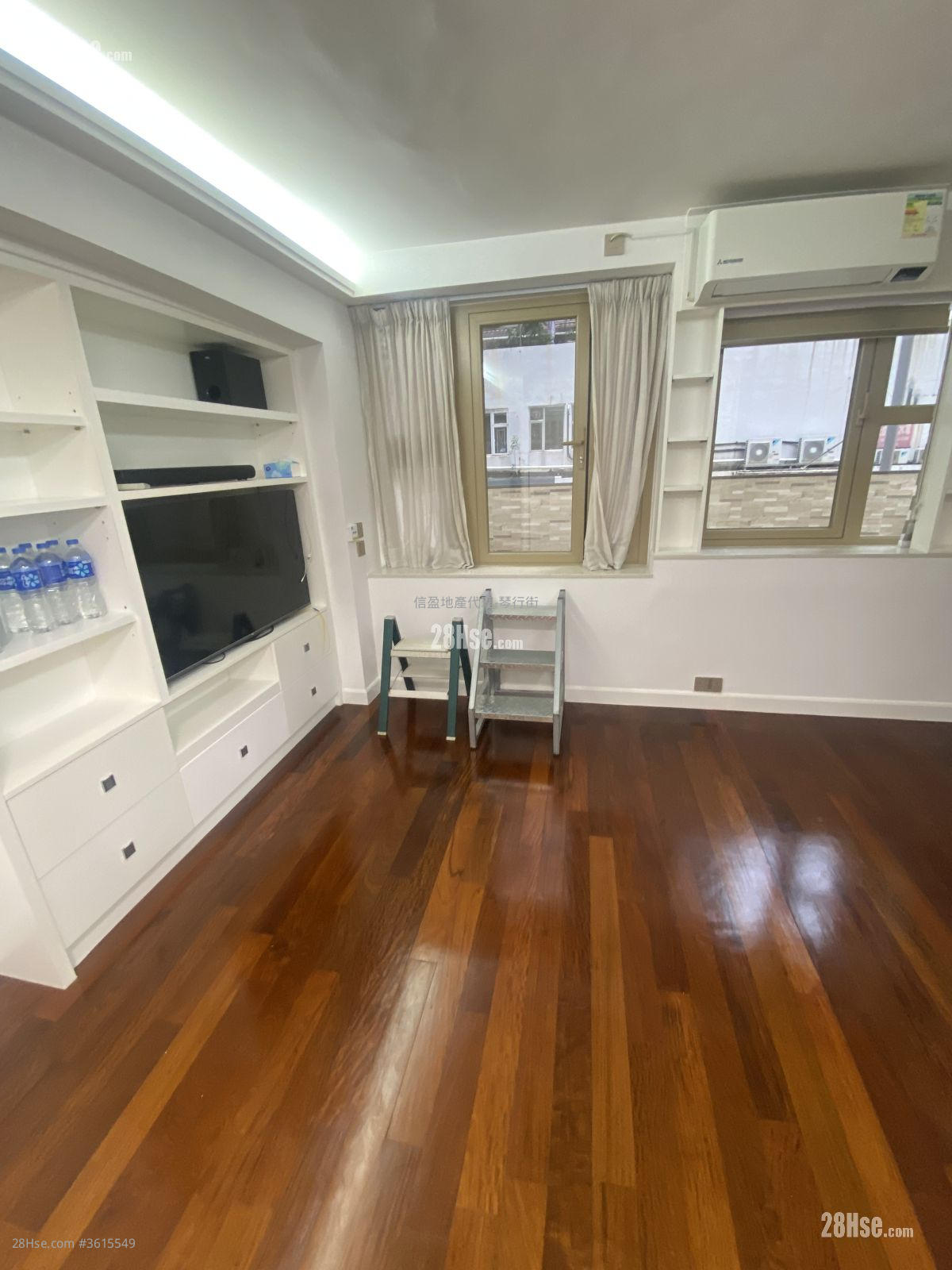 Raymond Court Rental Studio , 1 Bathroom 320 ft² ( 29.7 m² )