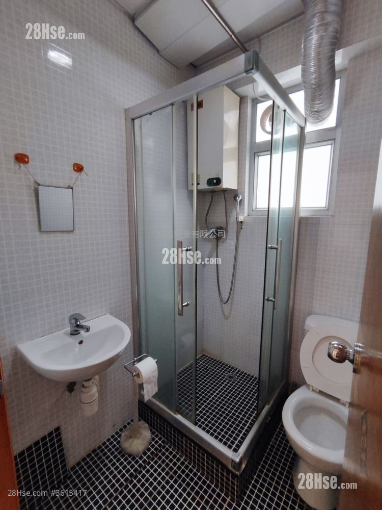 Yuet Ming Building Rental 3 Bedrooms , 1 Bathroom 488 ft² ( 45.3 m² )