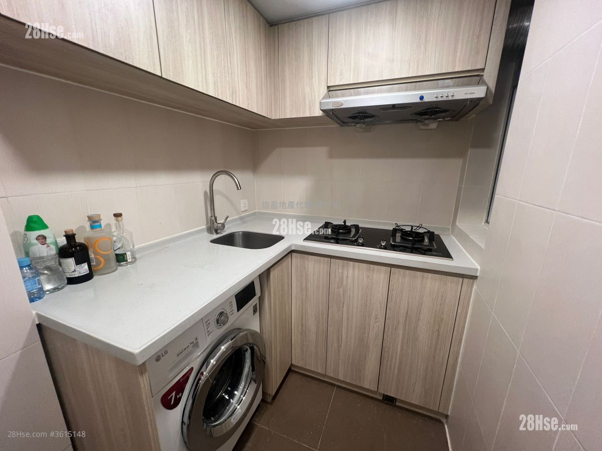 Full Wealth Gardens Rental 2 Bedrooms , 1 Bathroom 427 ft² ( 39.7 m² )