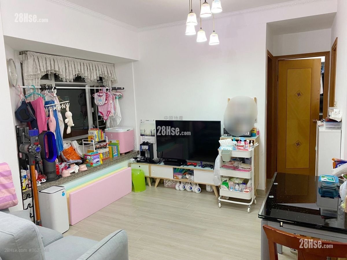 Flora Plaza Sell 2 Bedrooms , 1 Bathroom 370 ft² ( 34.4 m² )