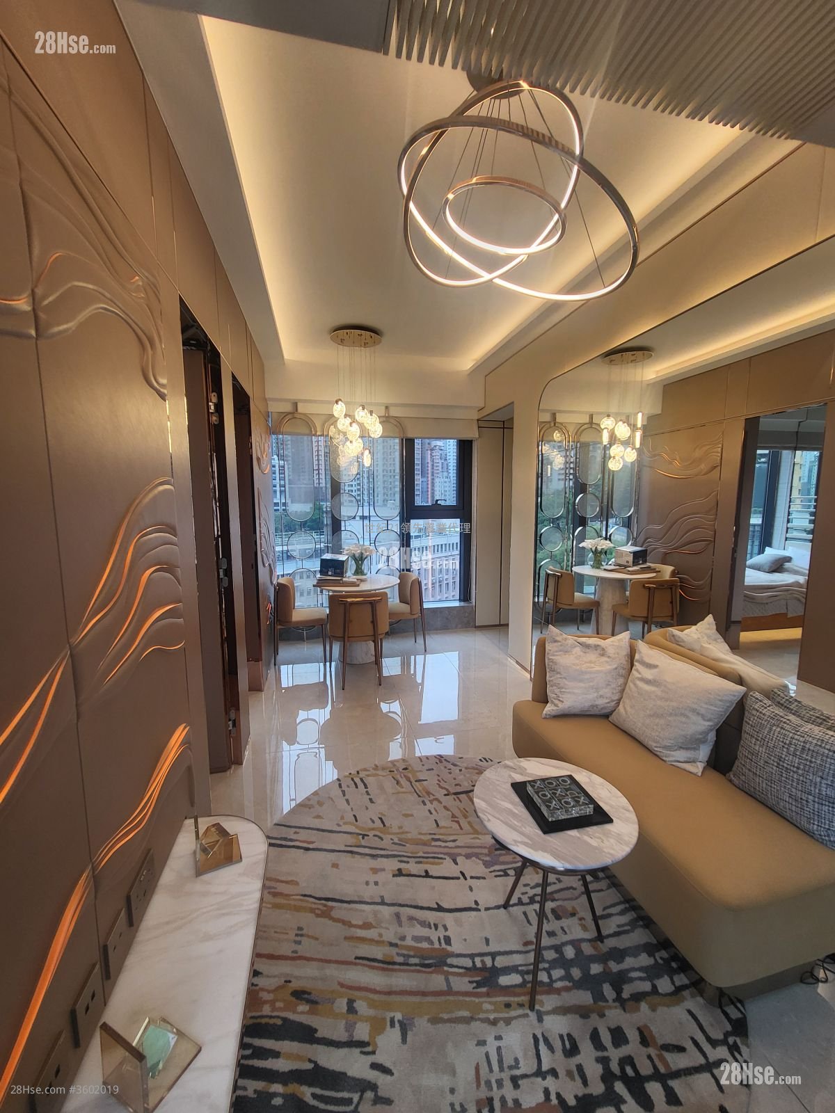 The Queens Sell 2 Bedrooms , 1 Bathroom 431 ft² ( 40.0 m² )