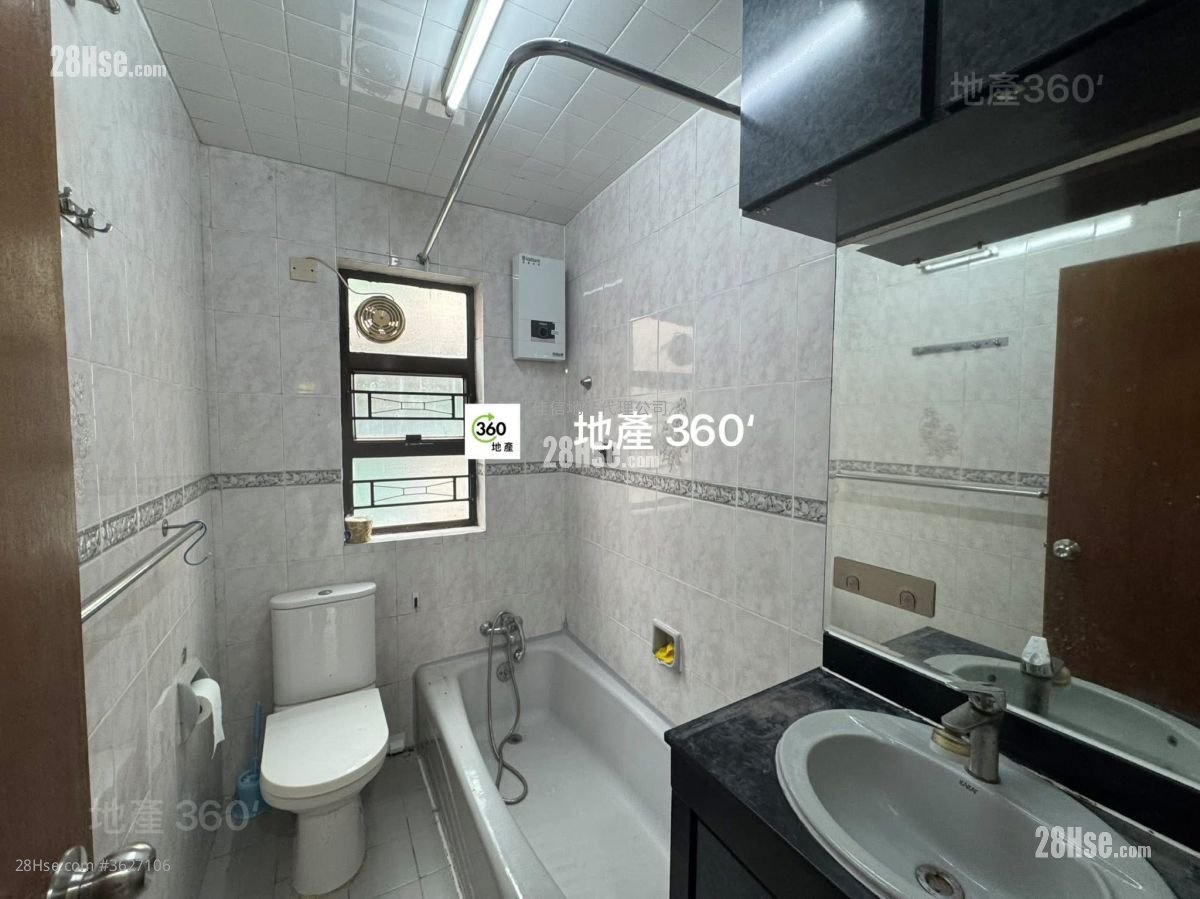 Yat Wing Garden Sell 3 Bedrooms , 1 Bathroom 650 ft² ( 60.4 m² )