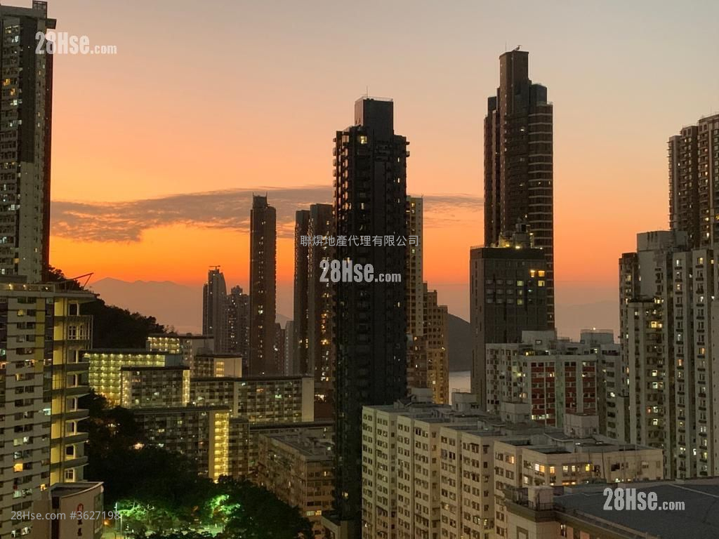 University Heights Sell 2 Bedrooms , 1 Bathroom 464 ft² ( 43.1 m² )